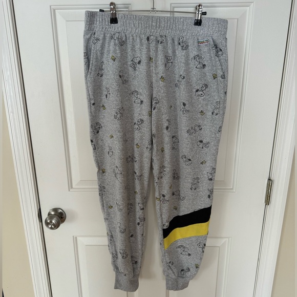 Peanuts Other - Peanuts Snoopy & Woodstock Pajama Joggers, Medium